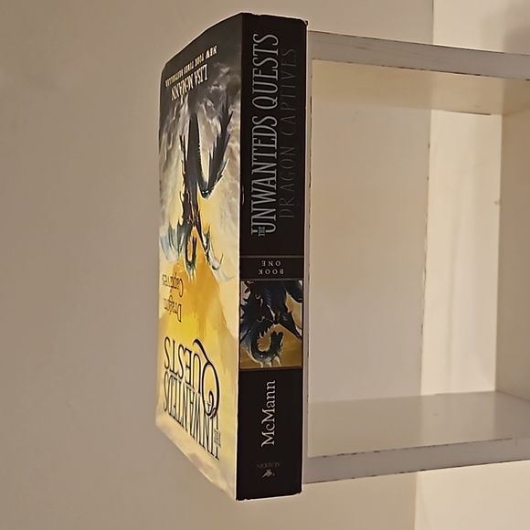 The Unwanted Quest Dragon Captives Lisa McMann Pre-owned condition Children's - Picture 6 of 17